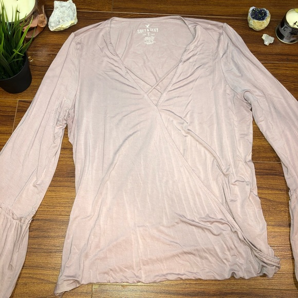 ✨2/$30✨ LIGHT PINK CROSS OVER FRONT V-NECK BLOUSE✨ - Picture 2 of 4